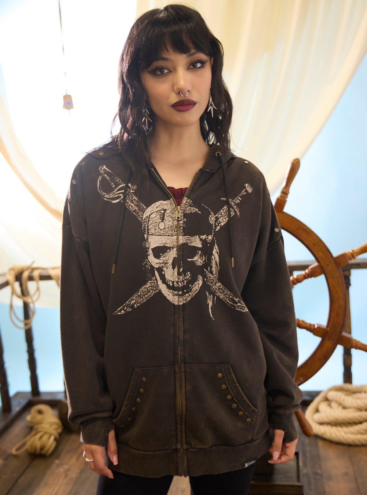 Her Universe Pirates Of The Caribbean Skull & Swords Girls Oversized Hoodie