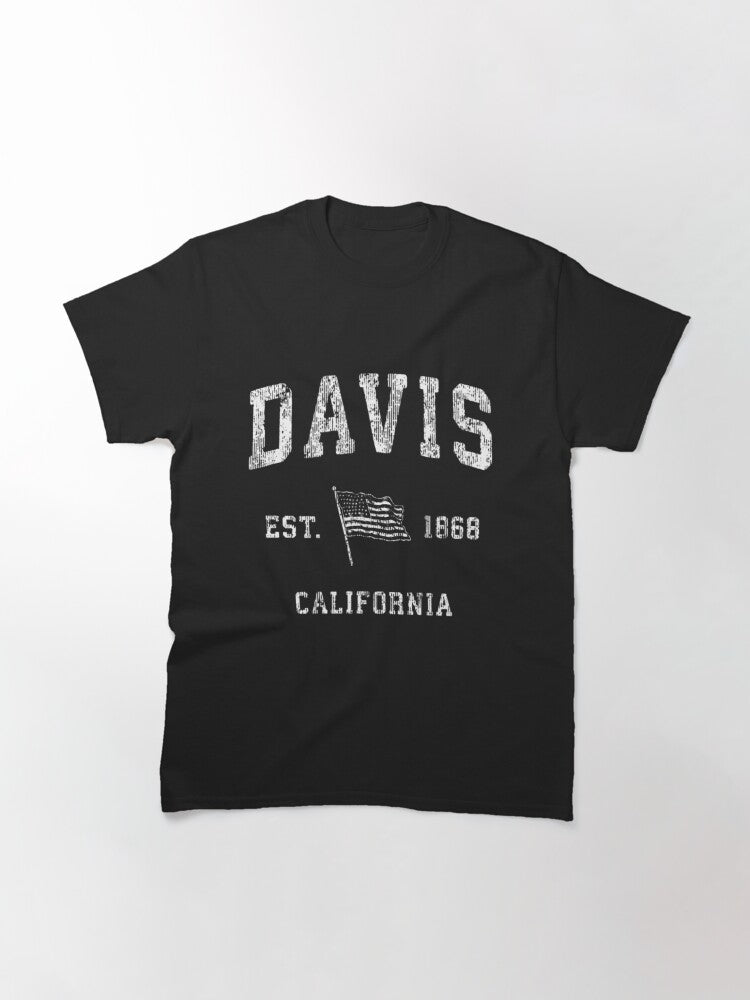 Davis California Ca Vintage Us Flag Sports Classic T-Shirt